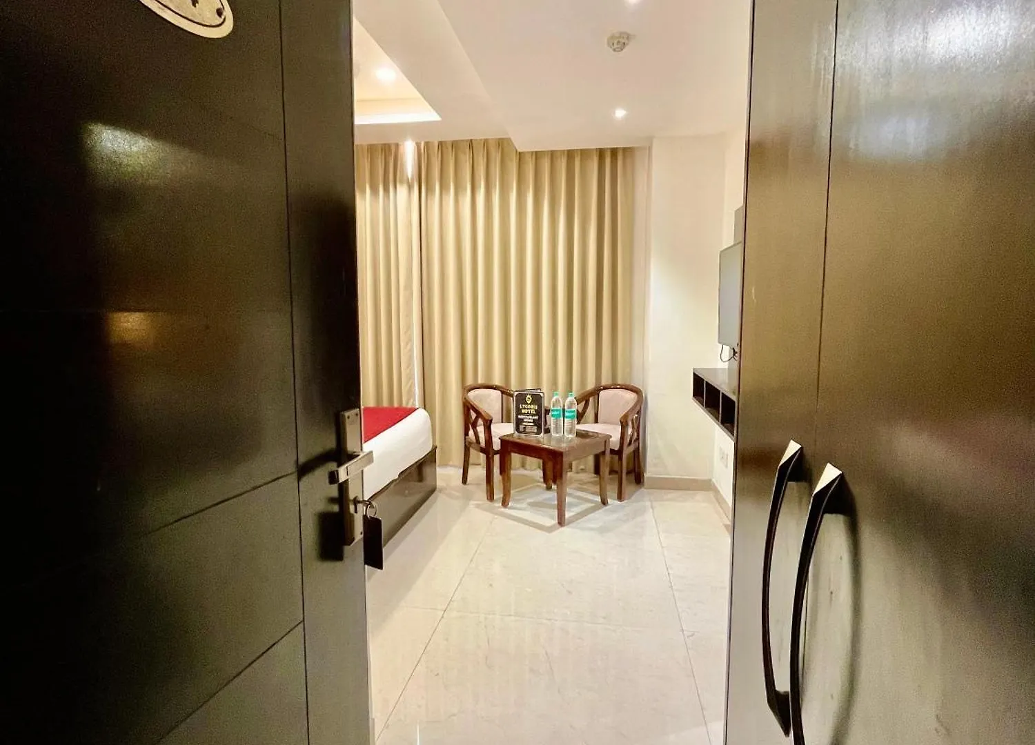 ****  Hotel Lycoris Zirakpur Chandigarh !! Top Rated & Most Awarded Property In Tricity !! Main Highway Hotel India