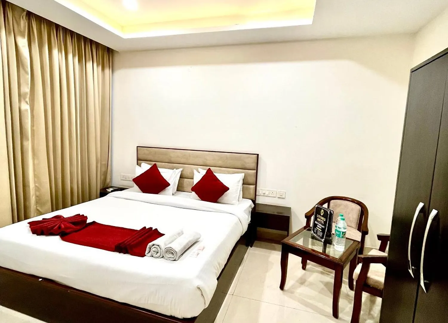Hotel Lycoris Zirakpur Chandigarh !! Top Rated & Most Awarded Property In Tricity !! Main Highway Hotel