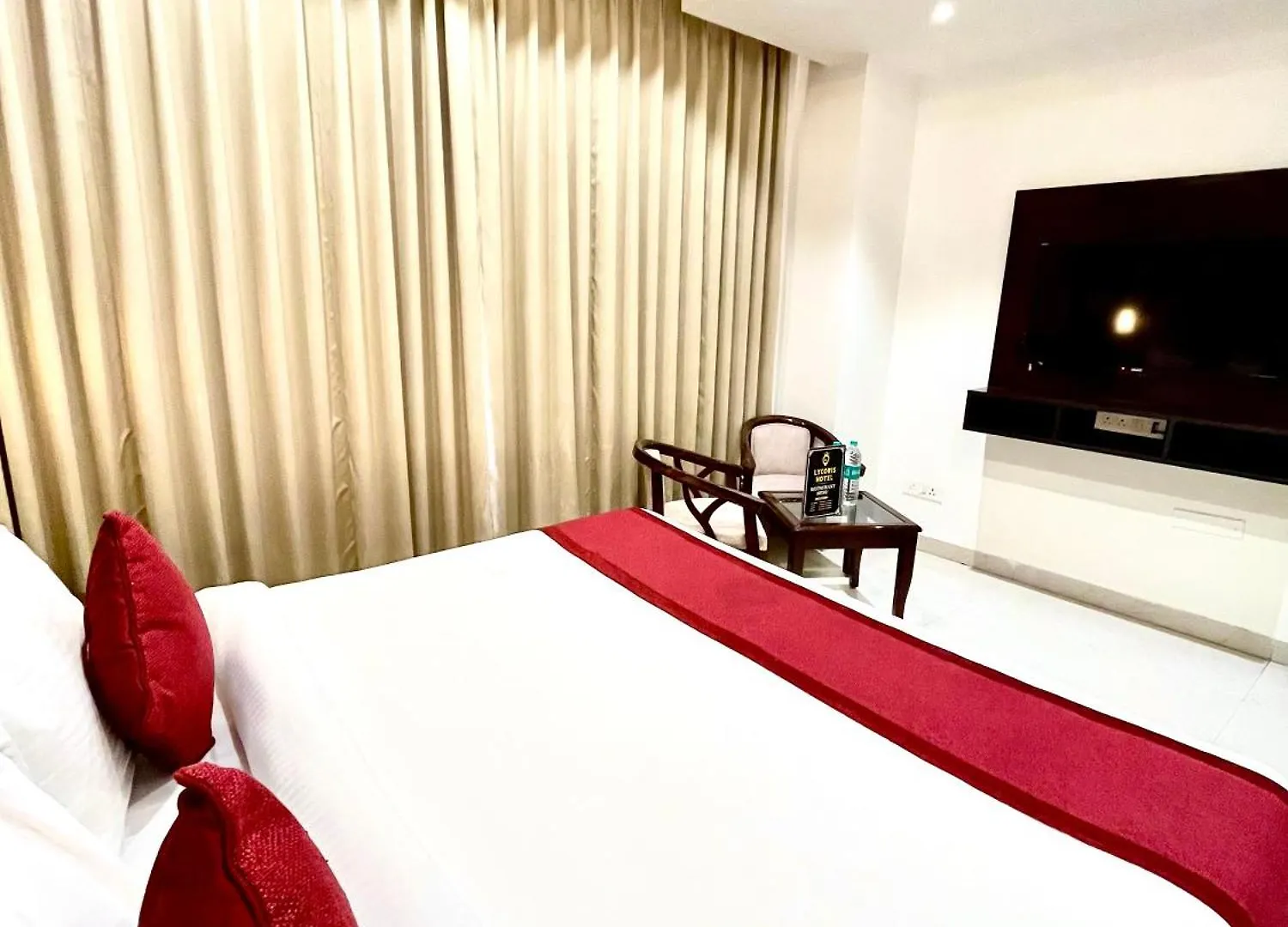 Hotel Lycoris Zirakpur Chandigarh !! Top Rated & Most Awarded Property In Tricity !! Main Highway Hotel